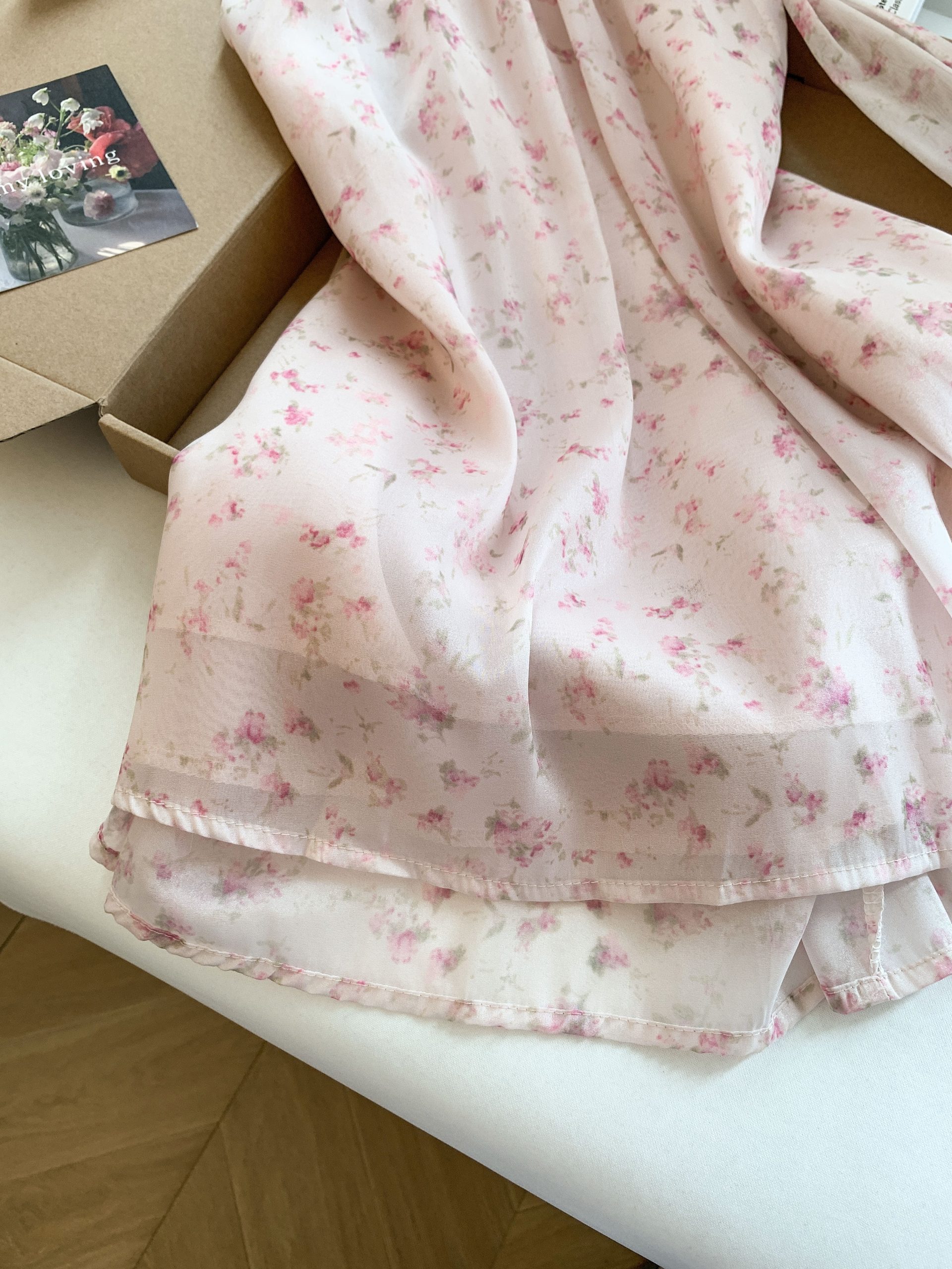 Women's Sleeveless Chiffon Shirt with Bow Detail - Floral Print Summer Top - Style b940eb - Image 4