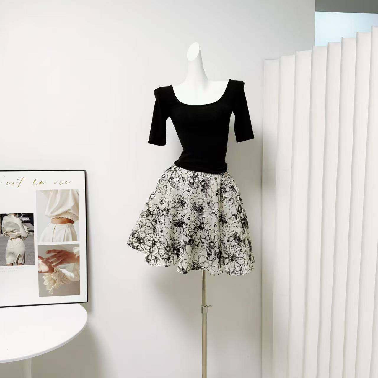 Misty Rain Jiangnan 2.0 Ink Flocking Print A-Line Puffy Short Skirt Set