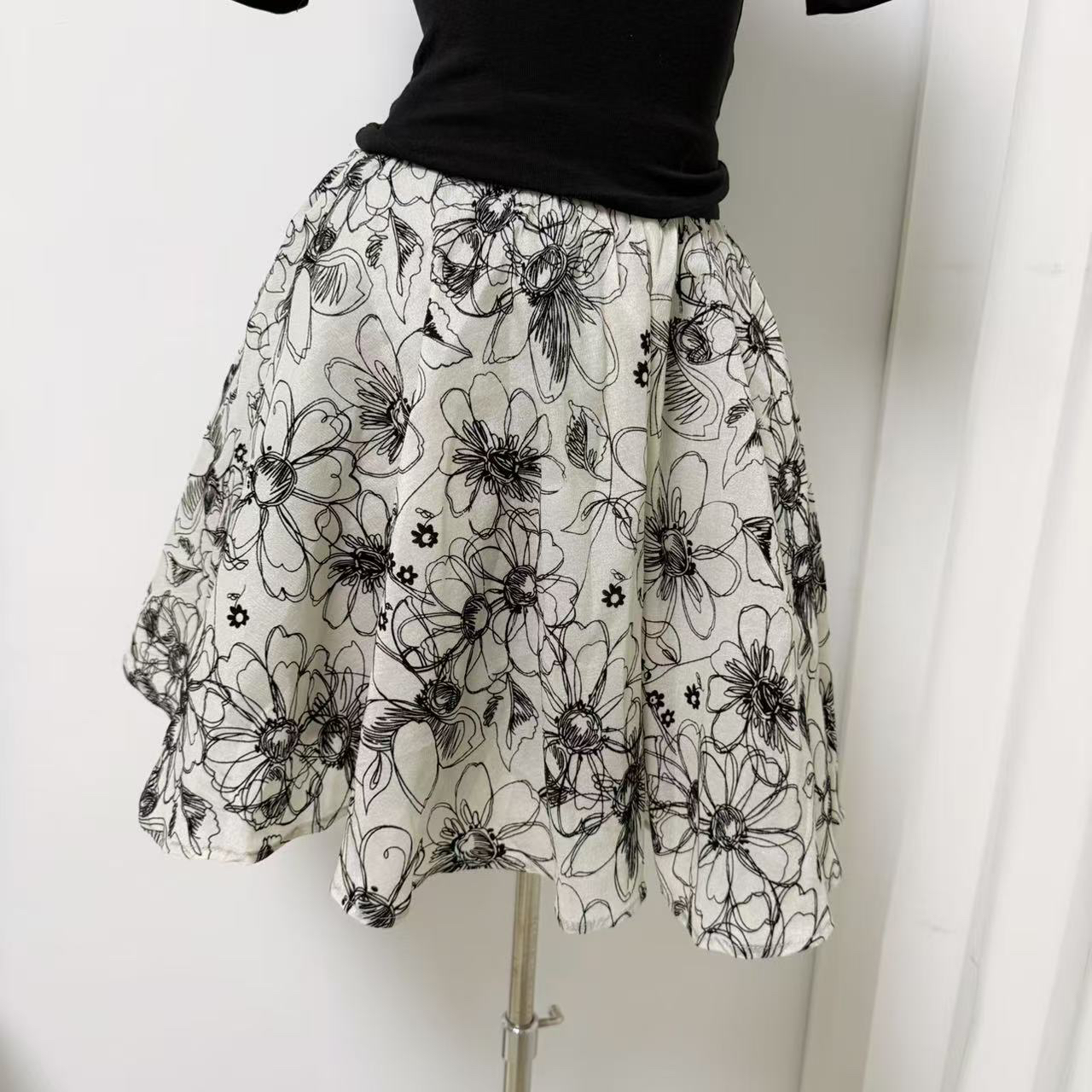Misty Rain Jiangnan 2.0 Ink Flocking Print A-Line Puffy Short Skirt Set - Image 3